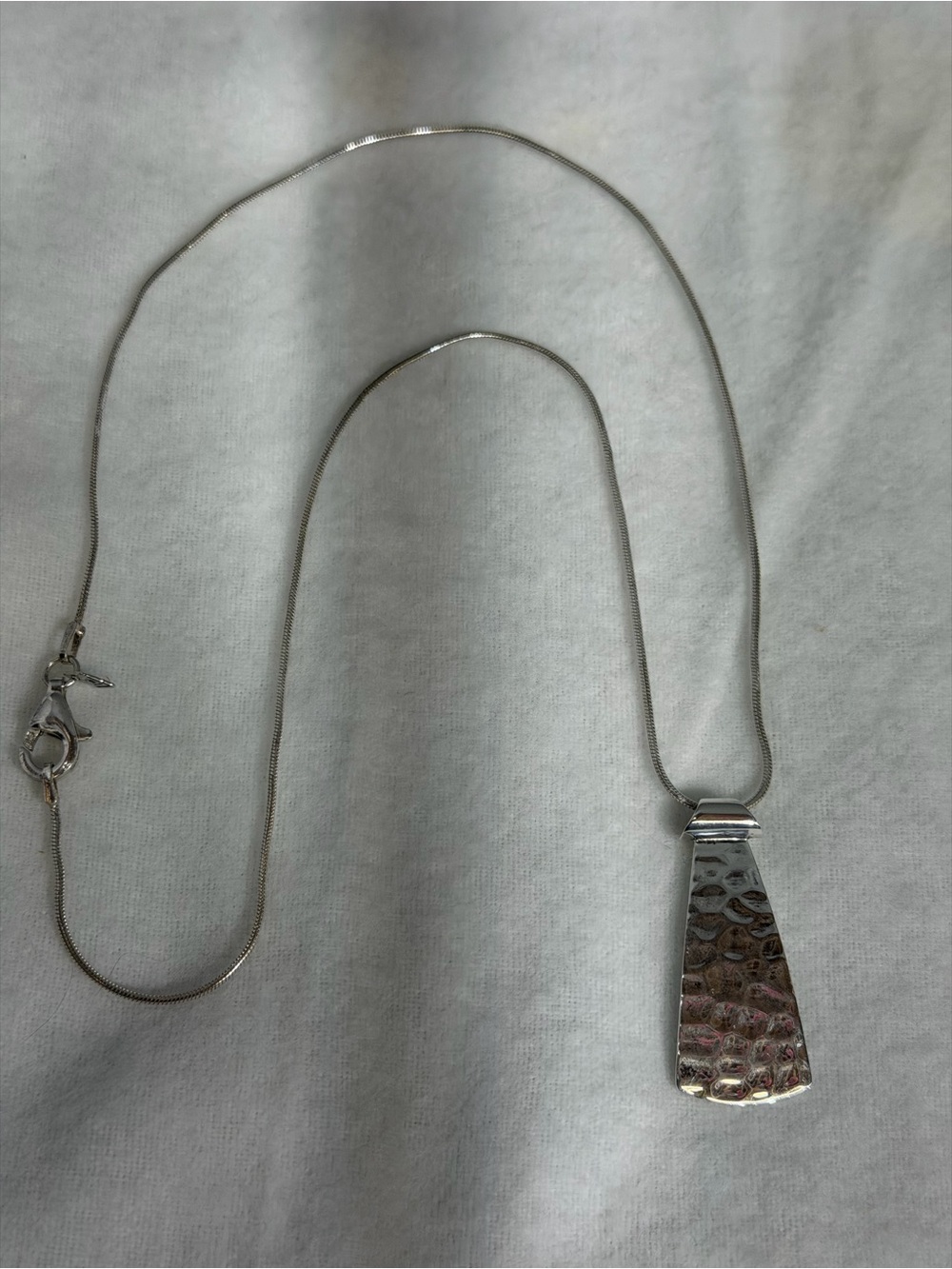 Silpada Hammered Silver Pendant Necklace and Earrings Set - Picture 13 of 14